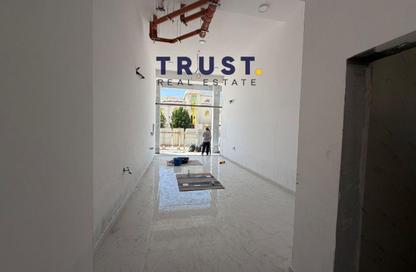 Shop - Studio - 1 Bathroom for rent in Street 870 - Al Duhail South - Al Duhail - Doha