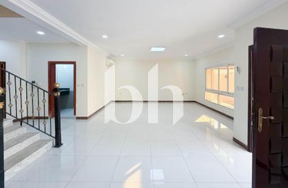 Villa - 3 - 4 for rent in Wholesale Market Street - Abu Hamour - Doha