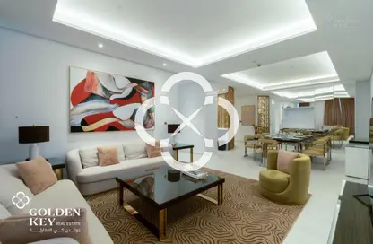 Apartment - 2 Bedrooms - 3 Bathrooms for rent in Floresta Gardens - Floresta Gardens - The Pearl Island - Doha