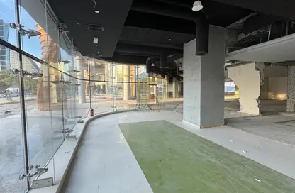 Show Room - Studio - 1 Bathroom for rent in Lusail Marina Heights - Marina District - Lusail