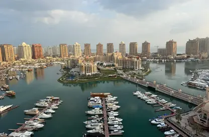 شقة - 3 غرف نوم - 4 حمامات للايجار في طريق بورتو الشرقي - بورتو أرابيا - جزيرة اللؤلؤة - الدوحة
