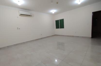 Apartment - 2 Bedrooms - 2 Bathrooms for rent in Fereej Kulaib - Doha