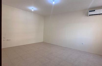 Apartment - 2 Bedrooms - 2 Bathrooms for rent in Al Mansoura - Al Mansoura - Doha