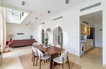 دوبلكس - 3 غرف نوم - 4 حمامات للايجار في جندولا - قناة كوارتييه - جزيرة اللؤلؤة - الدوحة