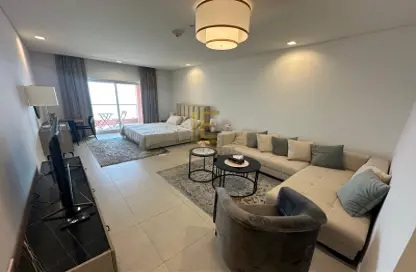 Apartment - 1 Bedroom - 1 Bathroom for rent in Al Mutahidah Tower - Viva Bahriyah - The Pearl Island - Doha