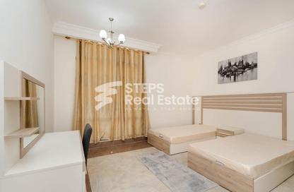 Compound - 6 Bedrooms - 4 Bathrooms for sale in Al Wukair - Al Wukair - Al Wakra