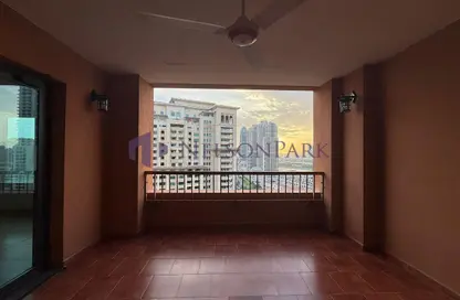 Apartment - 2 Bedrooms - 3 Bathrooms for rent in Porto Arabia - The Pearl Island - Doha