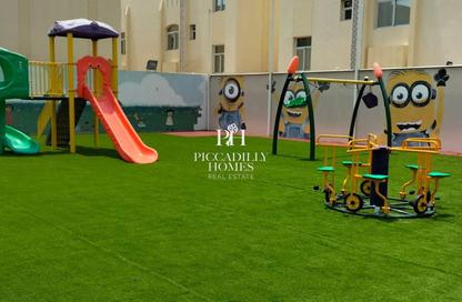Villa - 4 Bedrooms - 3 Bathrooms for rent in Al Hanaa Street - Al Gharrafa - Doha