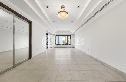Apartment - 2 Bedrooms - 3 Bathrooms for sale in West Porto Drive - Porto Arabia - The Pearl Island - Doha Apartment - 2 Bedrooms - 3 Bathrooms for sale in West Porto Drive - Porto Arabia - The Pearl Island - Doha