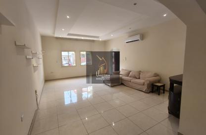 Compound - 3 Bedrooms - 4 Bathrooms for rent in Wadi Al Markh - Muraikh - AlMuraikh - Doha