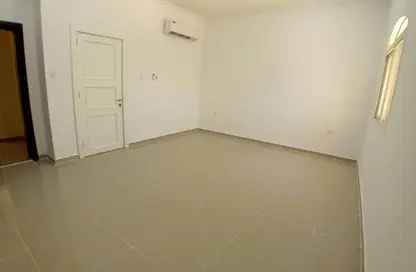 شقة - 1 حمام للايجار في شارع النعيجة - غرب الهلال - الهلال - الدوحة