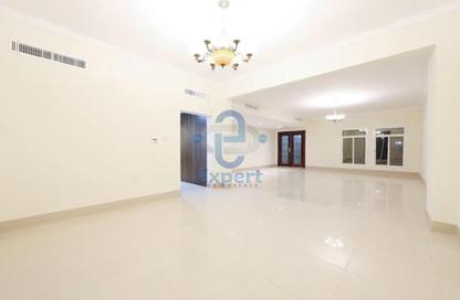 مجمع سكني - 5 غرف نوم - 5 حمامات للايجار في فيتا ريزيدنس - الغرافة - الدوحة