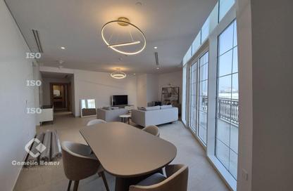 Penthouse - 3 Bedrooms - 5 Bathrooms for rent in Floresta Gardens - Floresta Gardens - The Pearl Island - Doha