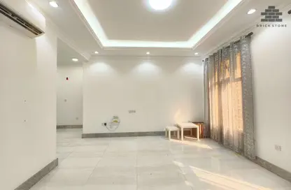 Apartment - 2 Bedrooms - 3 Bathrooms for rent in Muntazah 7 - Al Muntazah - Doha