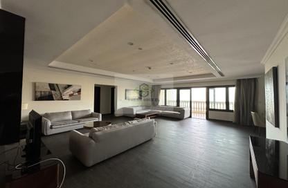 Apartment - 3 Bedrooms - 4 Bathrooms for rent in Regency Pearl 2 - The Pearl Island - Doha