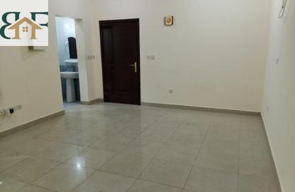 Apartment - 2 Bedrooms - 2 Bathrooms for rent in Al Muntazah Street - Al Muntazah - Doha