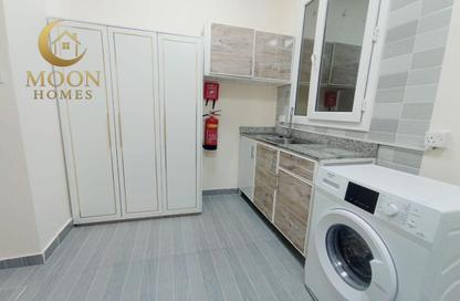 Apartment - Studio - 1 Bathroom for rent in Umm Ghwailina Comm - Umm Ghuwalina - Umm Ghuwailina - Doha