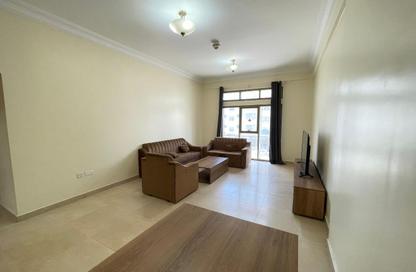 Apartment - 2 Bedrooms - 3 Bathrooms for rent in Umm Ghwailina Comm - Umm Ghuwalina - Umm Ghuwailina - Doha