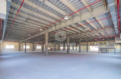 Warehouse - Studio - 2 Bathrooms for rent in Industrial Area 4 - Industrial Area - Industrial Area - Doha