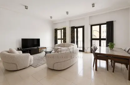 Apartment - 1 Bedroom - 2 Bathrooms for sale in Carnaval - Qanat Quartier - The Pearl Island - Doha