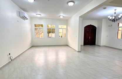 Villa - 5 - 6 for sale in Al Wukair - Al Wukair - Al Wakra
