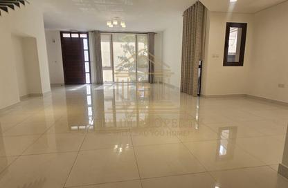 Compound - 4 Bedrooms - 6 Bathrooms for rent in Bin Omran 28 - Fereej Bin Omran - Doha