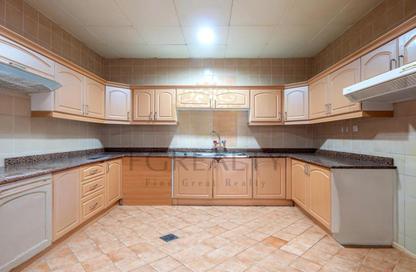 Apartment - 2 - 3 for rent in West Bay Tower - West Bay - West Bay - Doha