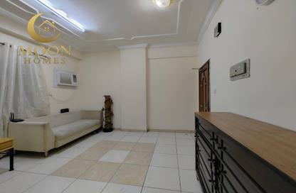 Apartment - 1 Bedroom - 1 Bathroom for rent in Umm Ghwailina Comm - Umm Ghuwalina - Umm Ghuwailina - Doha