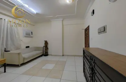 Apartment - 1 Bedroom - 1 Bathroom for rent in Umm Ghwailina Comm - Umm Ghuwalina - Umm Ghuwailina - Doha