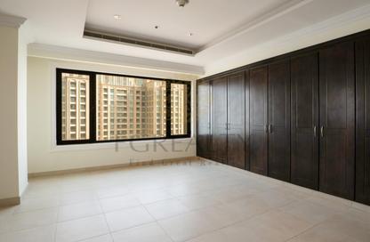 Apartment - 2 Bedrooms - 3 Bathrooms for rent in One Porto Arabia - Porto Arabia - The Pearl Island - Doha
