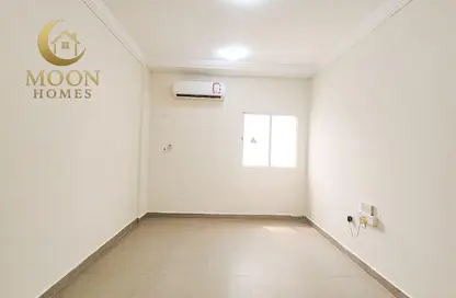 Apartment - 1 Bedroom - 1 Bathroom for rent in Umm Ghuwailina 4 - Umm Ghuwailina - Doha