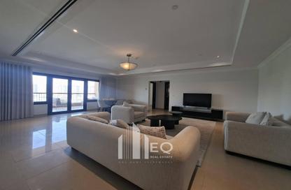 Apartment - 2 Bedrooms - 3 Bathrooms for rent in East Porto Drive - Porto Arabia - The Pearl Island - Doha