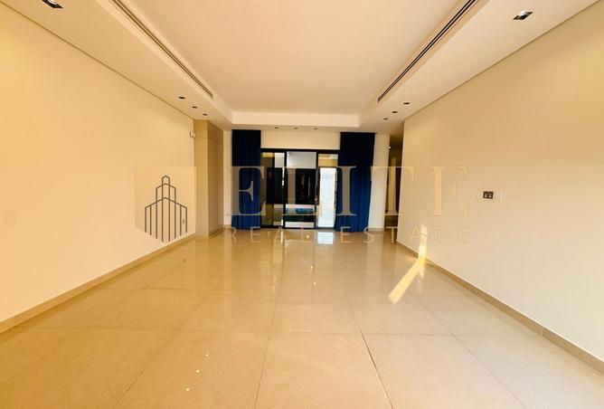 54976489 - Property Image 2