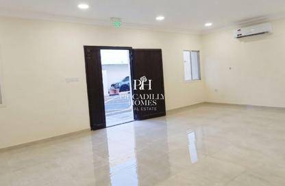 Villa - 6 - 5 for rent in Al Kheesa - Al Kheesa - Umm Salal Mohammed