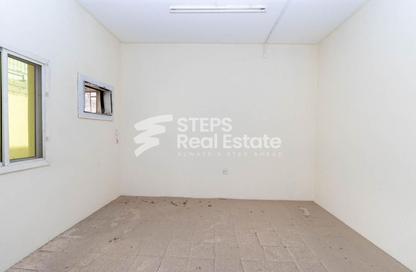 Labor Camp - Studio - 7+ Bathrooms for rent in Industrial Area 4 - Industrial Area - Industrial Area - Doha