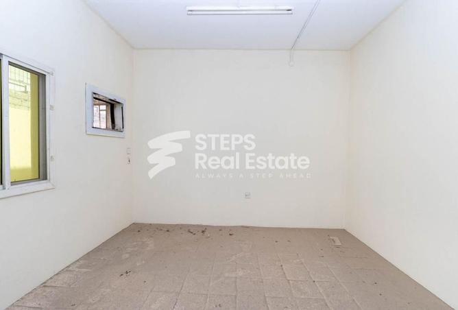 61004199 - Property Image 2