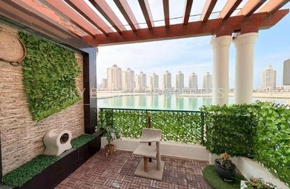 Apartment - 2 Bedrooms - 3 Bathrooms for rent in Viva West - Viva Bahriyah - The Pearl Island - Doha