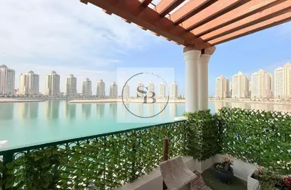 Apartment - 2 Bedrooms - 3 Bathrooms for rent in Viva West - Viva Bahriyah - The Pearl Island - Doha