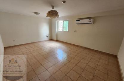 Apartment - 3 Bedrooms - 2 Bathrooms for rent in Al Sadd Road - Al Sadd - Doha