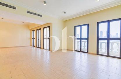 Apartment - 3 Bedrooms - 4 Bathrooms for rent in Venezia - Qanat Quartier - The Pearl Island - Doha