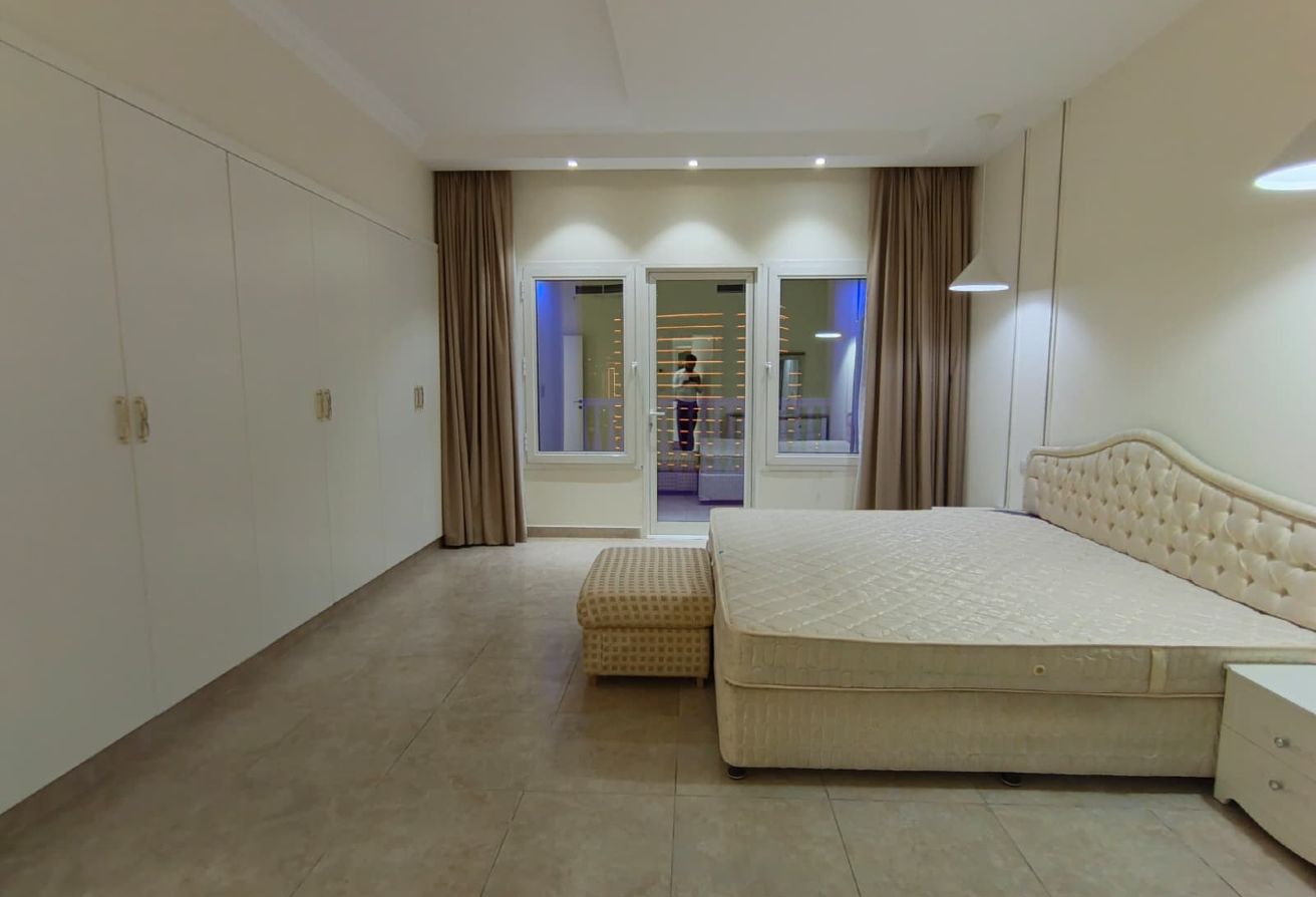 SPACIOUS FF 3+MAID IN PORTO ARABIA @ ONLY 14500 thumbnail 10