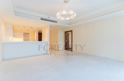 Apartment - 2 Bedrooms - 2 Bathrooms for sale in Crystal Residence - Gewan Island - The Pearl Island - Doha
