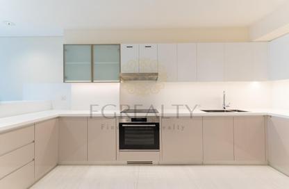 Apartment - 2 Bedrooms - 2 Bathrooms for sale in Crystal Residence - Gewan Island - The Pearl Island - Doha
