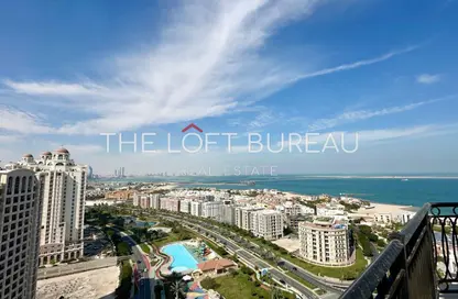 Penthouse - 3 Bedrooms - 4 Bathrooms for rent in Floresta Gardens - Floresta Gardens - The Pearl Island - Doha