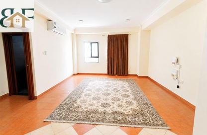 Apartment - 3 Bedrooms - 3 Bathrooms for rent in Umm Ghwailina Comm - Umm Ghuwalina - Umm Ghuwailina - Doha