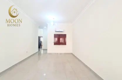 شقة - 2 غرف نوم - 2 حمامات للايجار في المنتزه - الدوحة