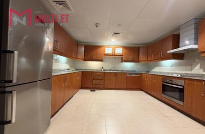 Apartment - 1 Bedroom - 2 Bathrooms for rent in West Porto Drive - Porto Arabia - The Pearl Island - Doha