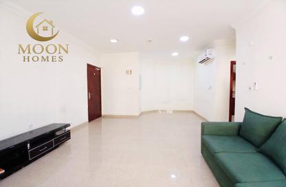 Apartment - 1 Bedroom - 2 Bathrooms for rent in Umm Ghuwailina 4 - Umm Ghuwailina - Doha