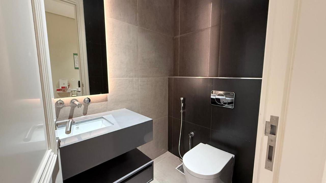 Furnished 2 Bedroom + Maid | Floresta Gardens thumbnail 9