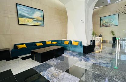 Retail - Studio - 4 Bathrooms for rent in Burj Al Marina - Marina District - Lusail